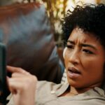 A palavra do ano de 2025 do Oxford Dictionary é totalmente irritante