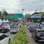 A polícia ainda está implementando uma direção descendente para reduzir a densidade do volume de veículos na rota de Puncak