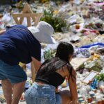 A polícia antiterrorista da Austrália detém 7 homens enquanto o país dá descanso à vítima mais jovem de Bondi Beach