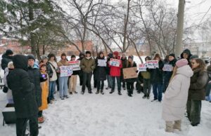 A proibição russa do Roblox desperta debate sobre os limites da censura Yahoo news home