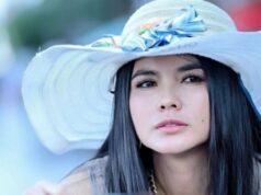 A resposta de Karina Ranau ao ser chamada de esposa ímpia pelos internautas devido à questão da localização do túmulo de Epy Kusnandar A resposta de Karina Ranau ao ser chamada de esposa ímpia pelos internautas devido à questão da localização do túmulo de Epy Kusnandar