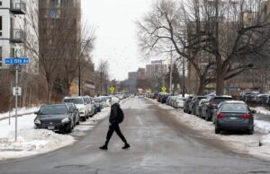 A retórica ‘lixo’ de Trump sobre os somalis atrai aplausos da administração, silêncio dos republicanos e alarme dos críticos Yahoo news home