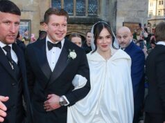 A rivalidade familiar de Adam Peaty piora quando ele é acusado de não convidar ‘brutalmente’ sua tia e seu tio-avó para o casamento com Holly Ramsay poucos dias antes da cerimônia – depois de terem desembolsado ‘centenas’ em acomodação, roupas e presentes A rivalidade de Adam Peaty com sua família piorou quando ele é acusado de não convidar 'brutalmente' sua tia e seu tio-avó para seu casamento
