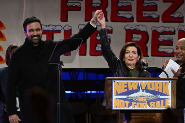 A sucção de Kathy Hochul para a esquerda este ano pode levar Nova York a uma situação ainda PIOR
