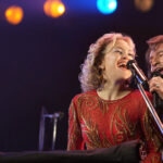 Kate Hudson como Claire Sardina e Hugh Jackman como Mike Sardina em