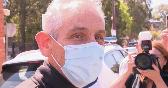 Steven Goldberg acusado de supostamente estuprar cliente de massagem.