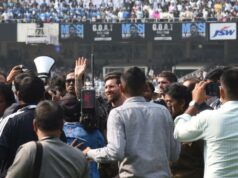 A visita de Messi à Índia: um amor genuíno perdido no oportunismo distópico lightbox-info