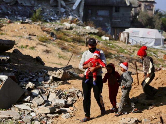 AO VIVO: Som das bombas de Israel e zumbido de drones abafam o Natal em Gaza
