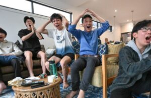 ATAR ansioso espera por um estado conforme as pontuações são divulgadas O segundo grupo de nove meninos do Melbourne High abre seus resultados ATAR juntos em 2024.