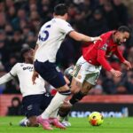 Manchester United ataca escanteio contra o West Ham