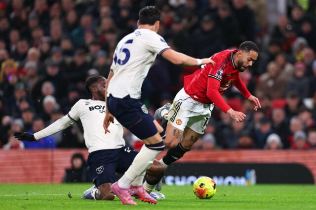 Manchester United ataca escanteio contra o West Ham