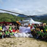 Acesso terrestre cortado, GMR envia ajuda para a área isolada de Tanah Gayo Aceh usando helicóptero