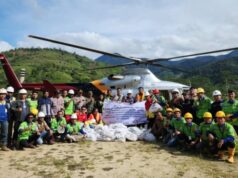Acesso terrestre cortado, GMR envia ajuda para a área isolada de Tanah Gayo Aceh usando helicóptero Acesso terrestre cortado, GMR envia ajuda para a área isolada de Tanah Gayo Aceh usando helicóptero