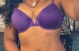 Adivinhe a estrela sexy Szalling em seu sutiã roxo! Fotos quentes de SZA