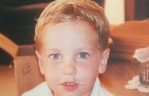 Adivinhe em quem esse garoto de olhos azuis se transformou! Adivinhe em quem esse garoto de olhos azuis se transformou!