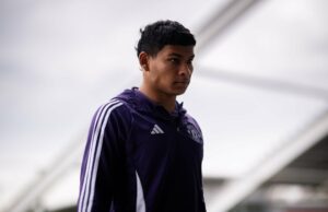 Relatório: Junto com Diego Leon, Ineos afirmou estar planejando enviar outro jogador por empréstimo ao Nice Diego Leon jogando contra o Tottenham Sub-21