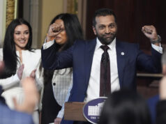 Agentes do FBI agora supostamente agindo como Uber pessoal de Kash Patel Desenho animado de Jack Ohman