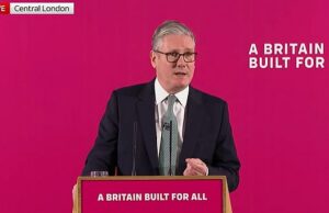 Agora Starmer afirma que aumentar os impostos ERA a única opção enquanto ele tenta desesperadamente salvar o Chanceler da tempestade de mentiras orçamentárias – e implora aos parlamentares que lhe dêem mais tempo Keir Starmer insistiu que os aumentos de impostos eram a única opção no Orçamento hoje, ao lançar uma tentativa desesperada para fortalecer seu Chanceler