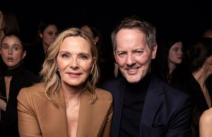 Ah, querido! A estrela de ‘Sex and City’, Kim Cattrall, se casa com Russell Thomas Ah, querido! A estrela de 'Sex and City', Kim Cattrall, se casa com Russell Thomas