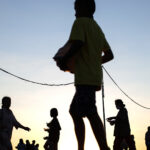 Al Jazeera testemunha combates na fronteira entre Tailândia e Camboja, apesar das negociações