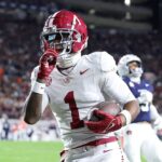 Alabama rouba figura-chave do rival Auburn antes da eliminatória do futebol universitário