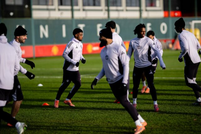 Amad e Bryan Mbeumo Man Utd treinando mais recentemente antes Bryan Mbeumo comemora gol do Manchester United x Liverpool.