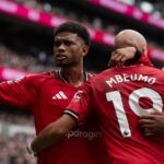 Amad e Bryan Mbeumo comemoram juntos pelo Manchester United.