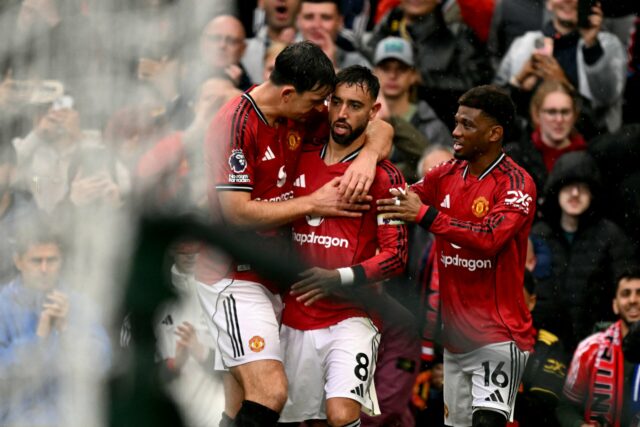 Bryan Mbeumo comemora gol do Manchester United x Liverpool.