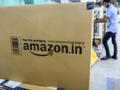 Amazon investirá US$ 35 bilhões adicionais na Índia até 2030, elevando o gasto total planejado para US$ 75 bilhões A package sits ready for shipment at the Amazon.com Inc. fulfillment center in Hyderabad, India