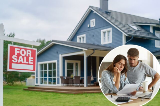 Americanos mais jovens fazendo investimentos mais arriscados, compras não essenciais Um jovem casal parece preocupado ao ler documentos financeiros na cozinha.