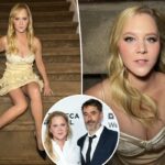Amy Schumer alimenta rumores de divórcio de Chris Fischer com detalhes reveladores em novas fotos reduzidas