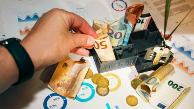 Ano do Cavalo de Fogo traz lucros? Esta é a previsão financeira do Zodíaco para 2026
