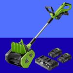 Uma pá de neve elétrica com baterias.