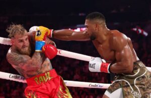 Anthony Joshua nocauteia Jake Paul no sexto round de luta sensacionalista Anthony Joshua dá um soco em Jake Paul em sua luta de peso pesado durante Jake Paul x Anthony Joshua no Kaseya Center em 19 de dezembro de 2025 em Miami, Flórida.