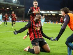 Antoine Semenyo para o Man Utd mais recente, Fabrizio Romano diz que Ineos está ‘pressionando’ para vencer a batalha de transferência Bournemouth x Burnley - Premier League