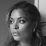 Antonia Thomas se junta à comédia Peacock 'Dig' de Amy Poehler e Mike Schur