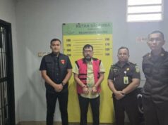 Aparecimento de Zarof Ricar quando foi jogado na prisão Aparecimento de Zarof Ricar quando foi jogado na prisão