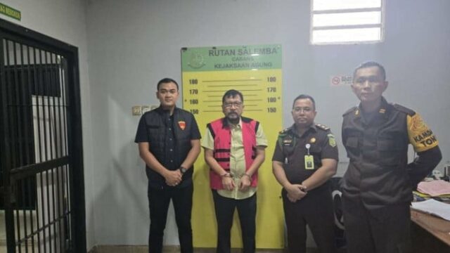 Aparecimento de Zarof Ricar quando foi jogado na prisão Aparecimento de Zarof Ricar quando foi jogado na prisão