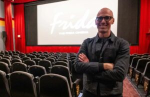Apesar dos temores de bilheteria, os cinemas independentes ainda estão prosperando, afirma o CEO do Filmbot Apesar dos temores de bilheteria, os cinemas independentes ainda estão prosperando, afirma o CEO do Filmbot