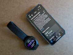 Aqui está tudo o que você obtém com uma assinatura Garmin Connect+ Capturas de tela de uma atividade ao vivo na tela inicial, edição de séries e repetições e o que você vê ao fazer um treino em esteira.