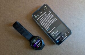 Aqui está tudo o que você obtém com uma assinatura Garmin Connect+ Capturas de tela de uma atividade ao vivo na tela inicial, edição de séries e repetições e o que você vê ao fazer um treino em esteira.
