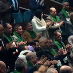 Argélia aprova lei que declara a colonização francesa um crime