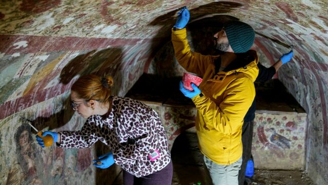 Arqueólogos descobrem raro afresco de Jesus na cidade visitada recentemente Arqueólogos descobrem raro afresco de Jesus na cidade visitada recentemente pelo Papa Leão XIV