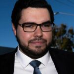 As acusações de roubo de carro contra Bruce Lehrmann foram rebaixadas.