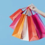 As compras ficam mais sofisticadas: robôs humanóides ajudam os visitantes a encontrar inquilinos e promoções