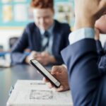 Crianças menores de 16 anos serão banidas de plataformas de mídia social selecionadas a partir de 10 de dezembro.