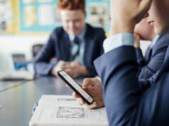 As crianças menores de 16 anos terão problemas por acessar as redes sociais? Crianças menores de 16 anos serão banidas de plataformas de mídia social selecionadas a partir de 10 de dezembro.