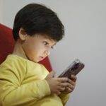 O número de crianças em idade pré-escolar que utilizam as redes sociais está a aumentar