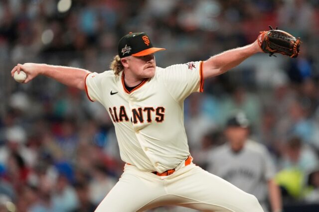 Ás do SF Giants, Webb, nomeado para a escalação da Aaron Judge nº 99 do New York Yankees sorri após uma vitória por 7 a 5 sobre o San Francisco Giants no Oracle Park em 2 de junho de 2024 em San Francisco, Califórnia. (Foto de Brandon Vallance/Getty Images)