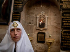 As freiras que vivem na ‘igreja favorita de Putin’ em Jerusalém Diz-se que o portal de pedra pelo qual Jesus passou a caminho de ser crucificado está localizado na Igreja de Alexander Nevsky